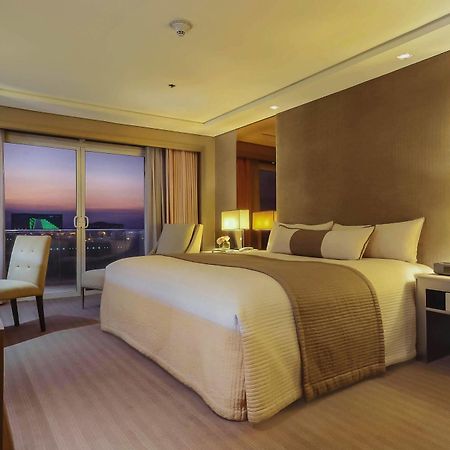 Midas Hotel And Casino Пасай Экстерьер фото