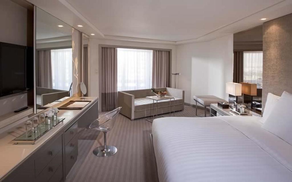 Midas Hotel And Casino Пасай Номер фото