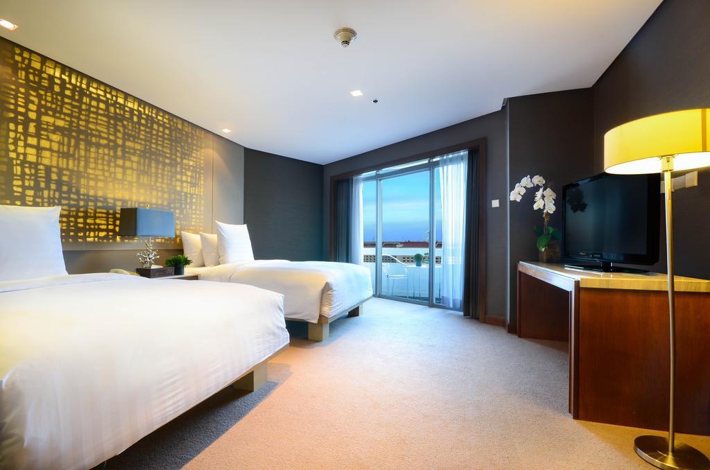 Midas Hotel And Casino Пасай Номер фото