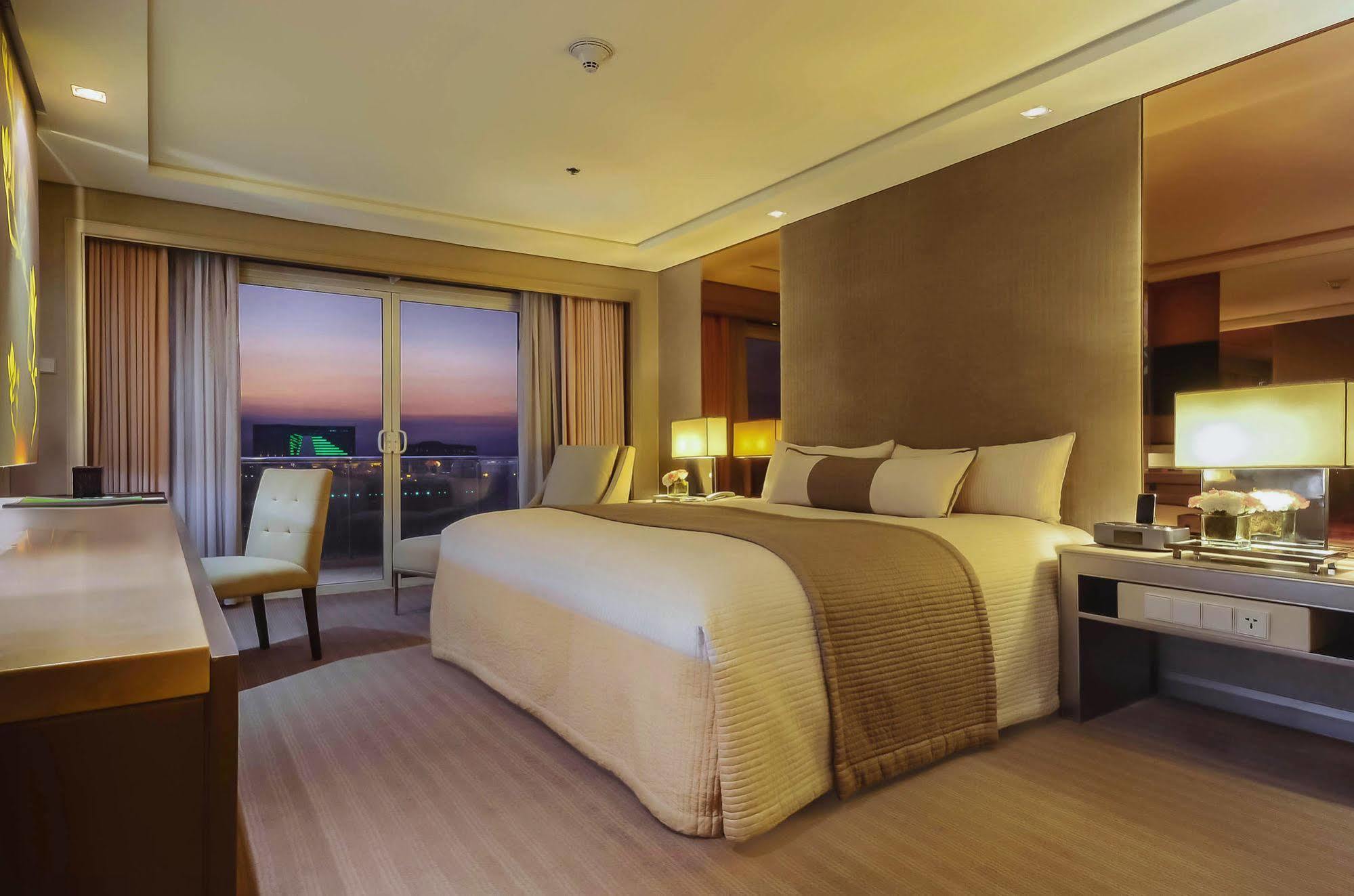 Midas Hotel And Casino Пасай Экстерьер фото